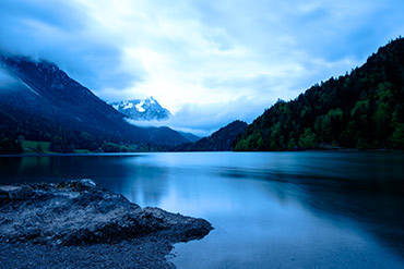 Wolkiger Morgen am See (Langzeitbelichtung) - www.matthias-foto.de